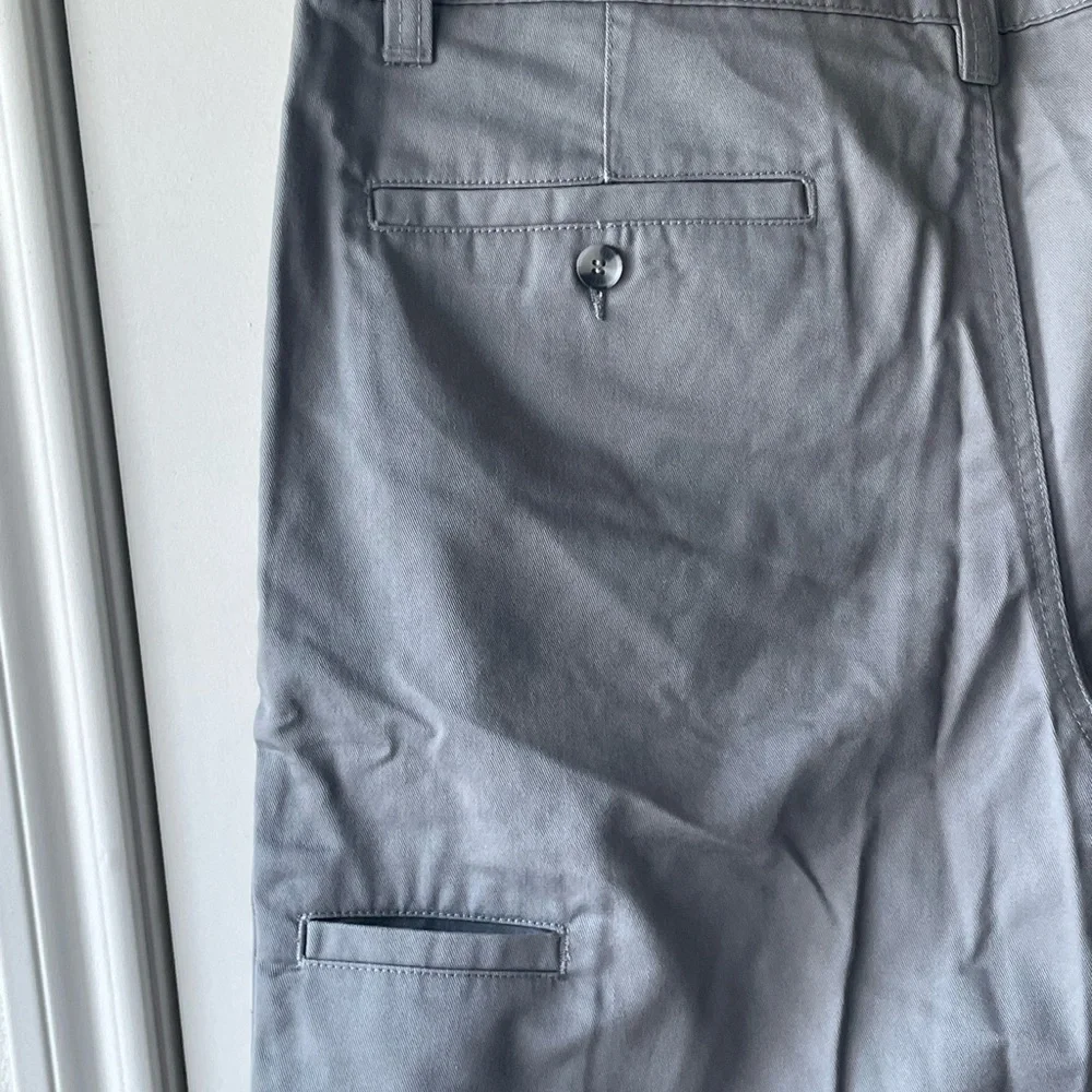 O'Neill Men's Charcoal Flat Front Shorts - Picture 5 of 8